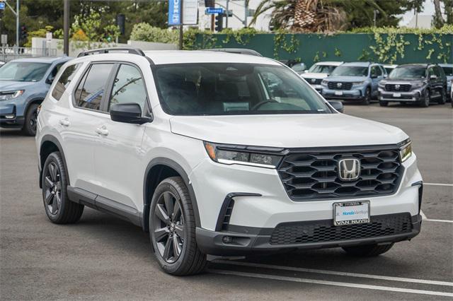 new 2025 Honda Pilot car, priced at $44,205