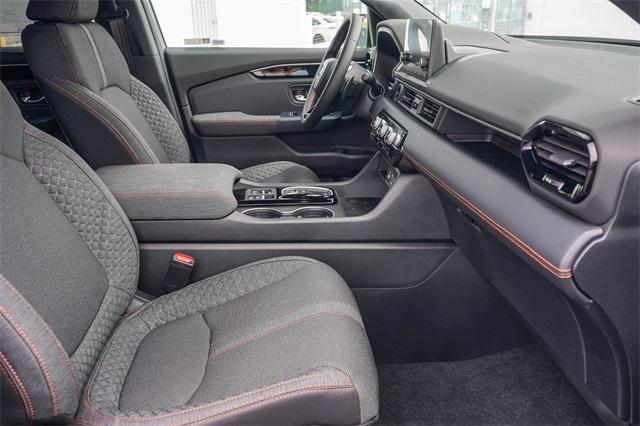 new 2025 Honda Pilot car, priced at $42,105