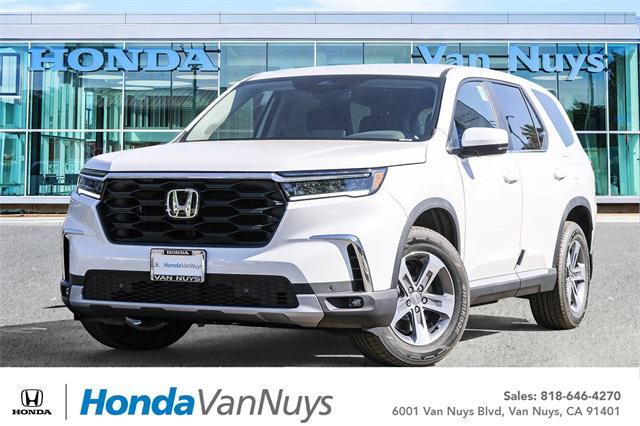 new 2025 Honda Pilot car, priced at $45,405