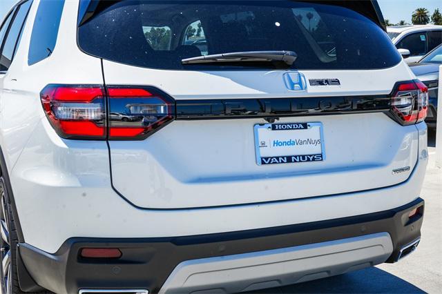 new 2025 Honda Pilot car, priced at $50,135