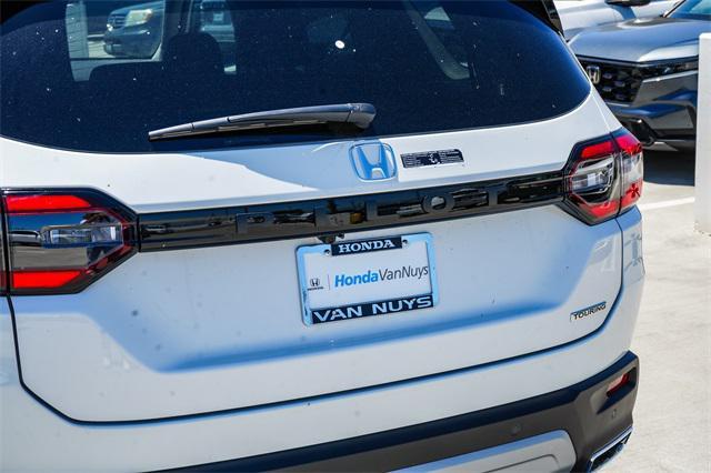 new 2025 Honda Pilot car, priced at $50,135