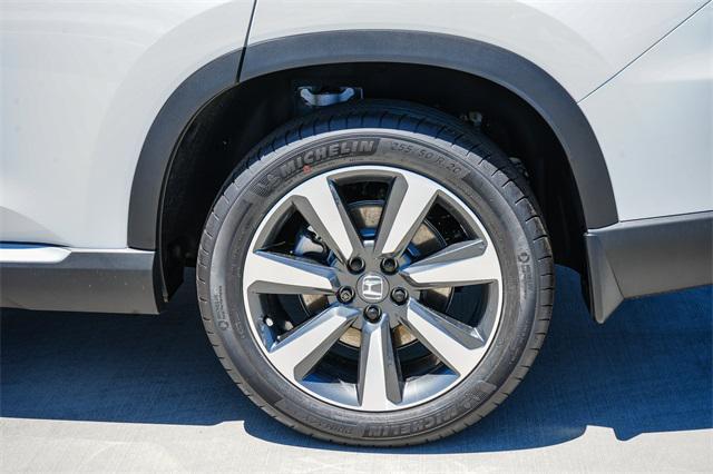 new 2025 Honda Pilot car, priced at $50,135