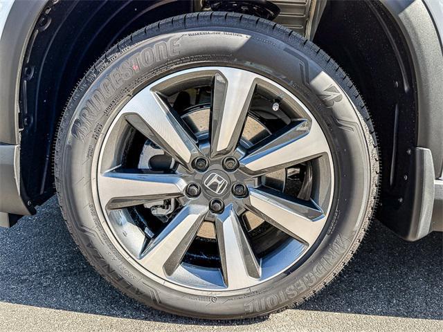 new 2025 Honda Pilot car, priced at $56,705