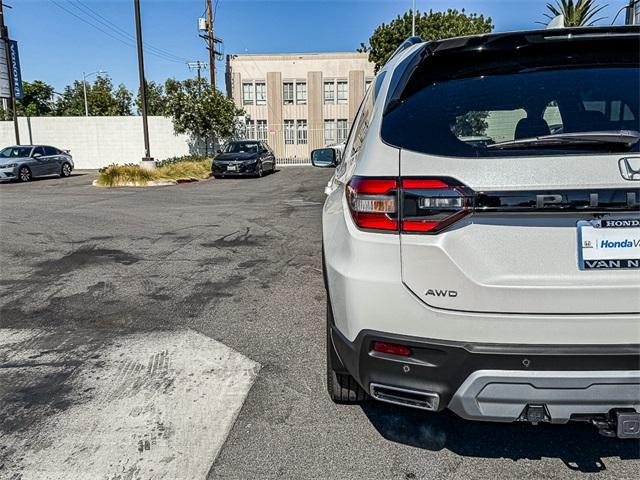 new 2025 Honda Pilot car, priced at $56,705