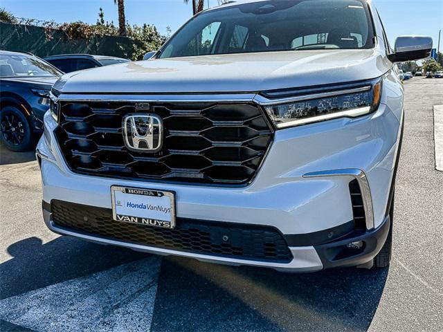 new 2025 Honda Pilot car, priced at $56,705