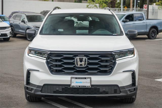 new 2025 Honda Pilot car, priced at $44,205