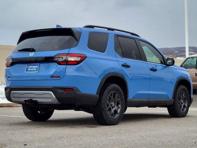 new 2025 Honda Pilot car, priced at $50,555