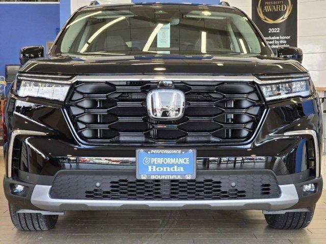 new 2025 Honda Pilot car, priced at $53,608