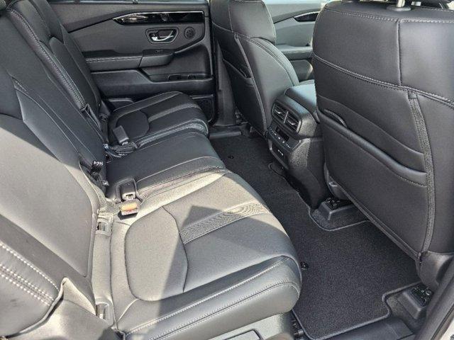 new 2025 Honda Pilot car, priced at $47,825