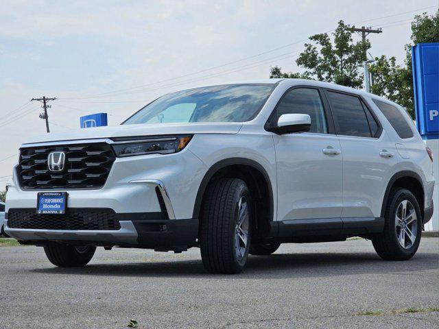 new 2025 Honda Pilot car, priced at $45,370