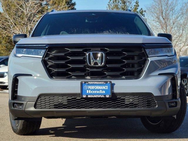 new 2025 Honda Pilot car, priced at $43,546