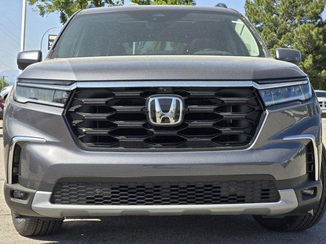 new 2025 Honda Pilot car, priced at $54,918