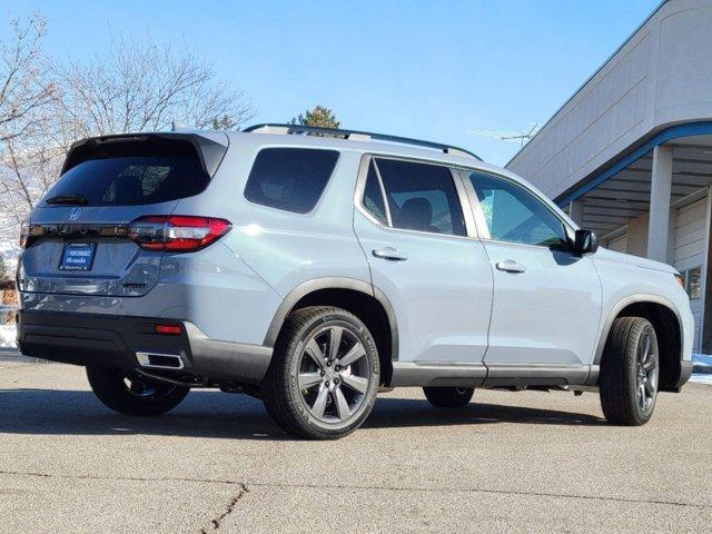 new 2025 Honda Pilot car, priced at $44,205