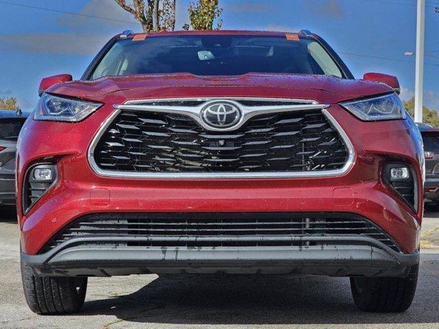 used 2022 Toyota Highlander car, priced at $39,478