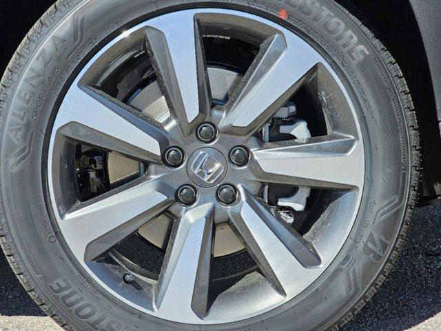 new 2025 Honda Pilot car, priced at $52,551