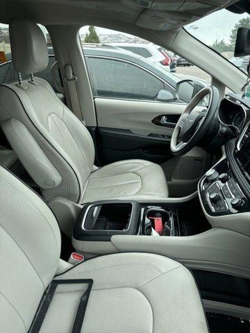 used 2021 Chrysler Pacifica Hybrid car, priced at $32,047