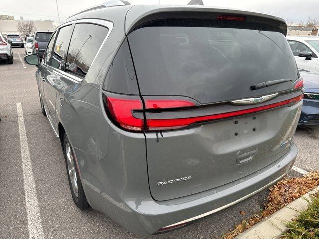 used 2021 Chrysler Pacifica Hybrid car, priced at $32,047