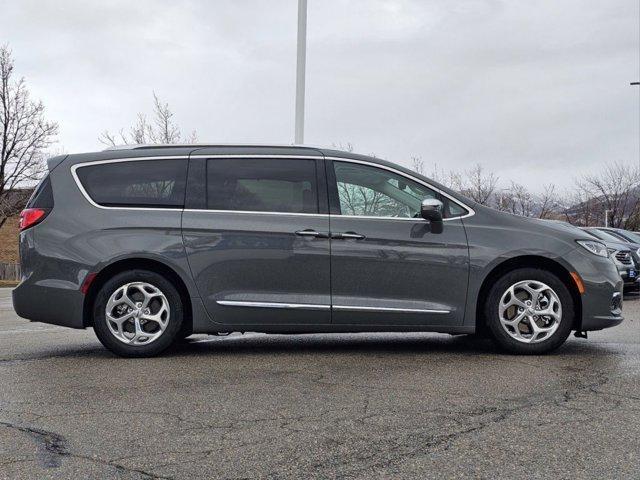 used 2021 Chrysler Pacifica Hybrid car, priced at $29,649