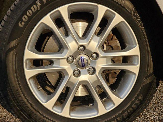 used 2015 Volvo XC60 car, priced at $11,374