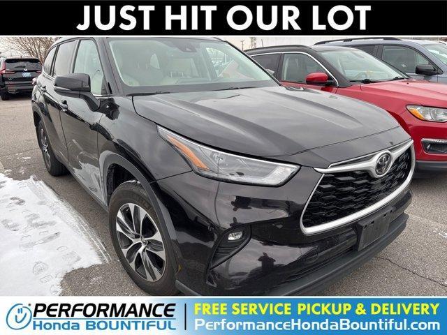 used 2022 Toyota Highlander car, priced at $39,887