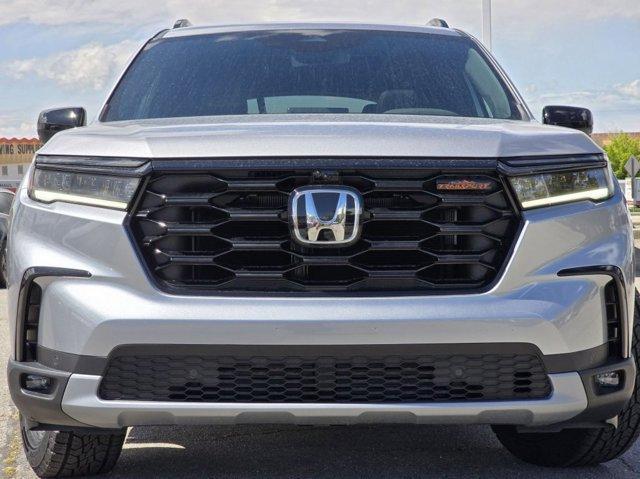 new 2025 Honda Pilot car, priced at $50,901