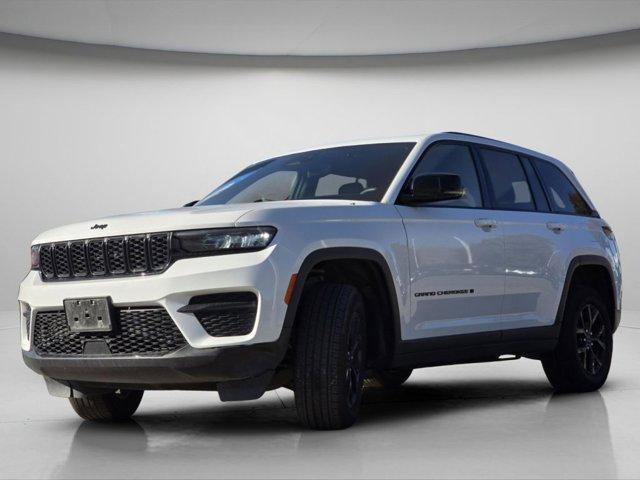 used 2024 Jeep Grand Cherokee car, priced at $28,908