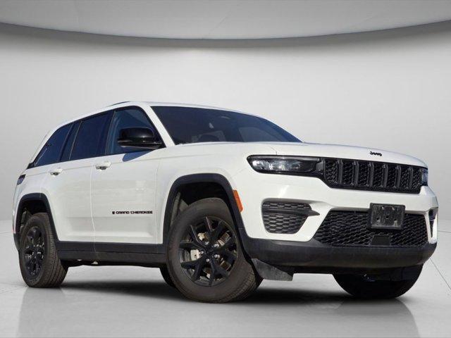 used 2024 Jeep Grand Cherokee car, priced at $28,908