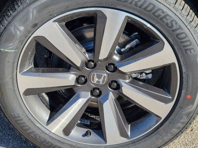 new 2025 Honda Pilot car, priced at $50,682