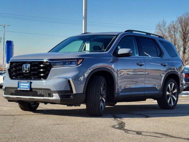 new 2025 Honda Pilot car, priced at $50,682