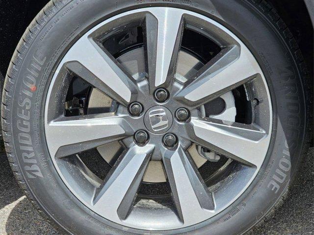 new 2025 Honda Pilot car, priced at $52,894