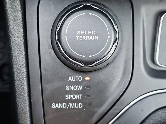 used 2021 Jeep Cherokee car, priced at $15,285