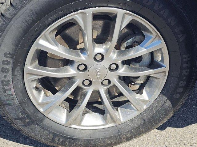 used 2021 Jeep Cherokee car, priced at $15,285