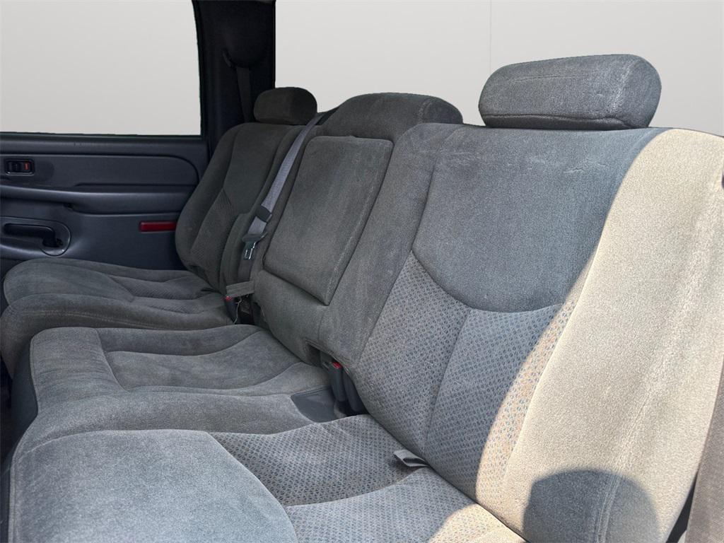 used 2004 Chevrolet Silverado 2500 car, priced at $15,988