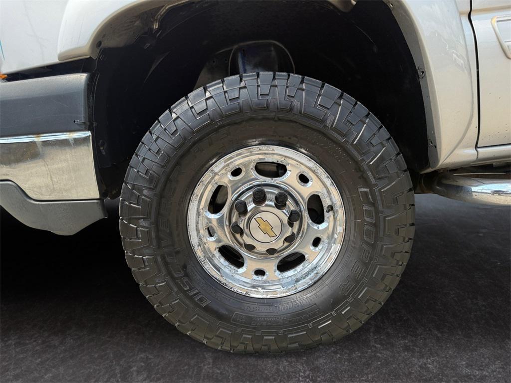 used 2004 Chevrolet Silverado 2500 car, priced at $15,988