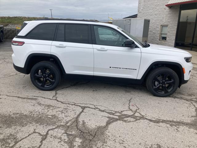 new 2025 Jeep Grand Cherokee car, priced at $42,458