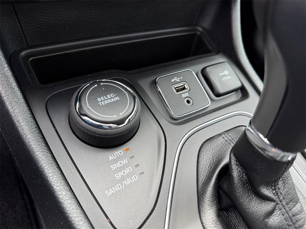 used 2022 Jeep Cherokee car, priced at $22,488