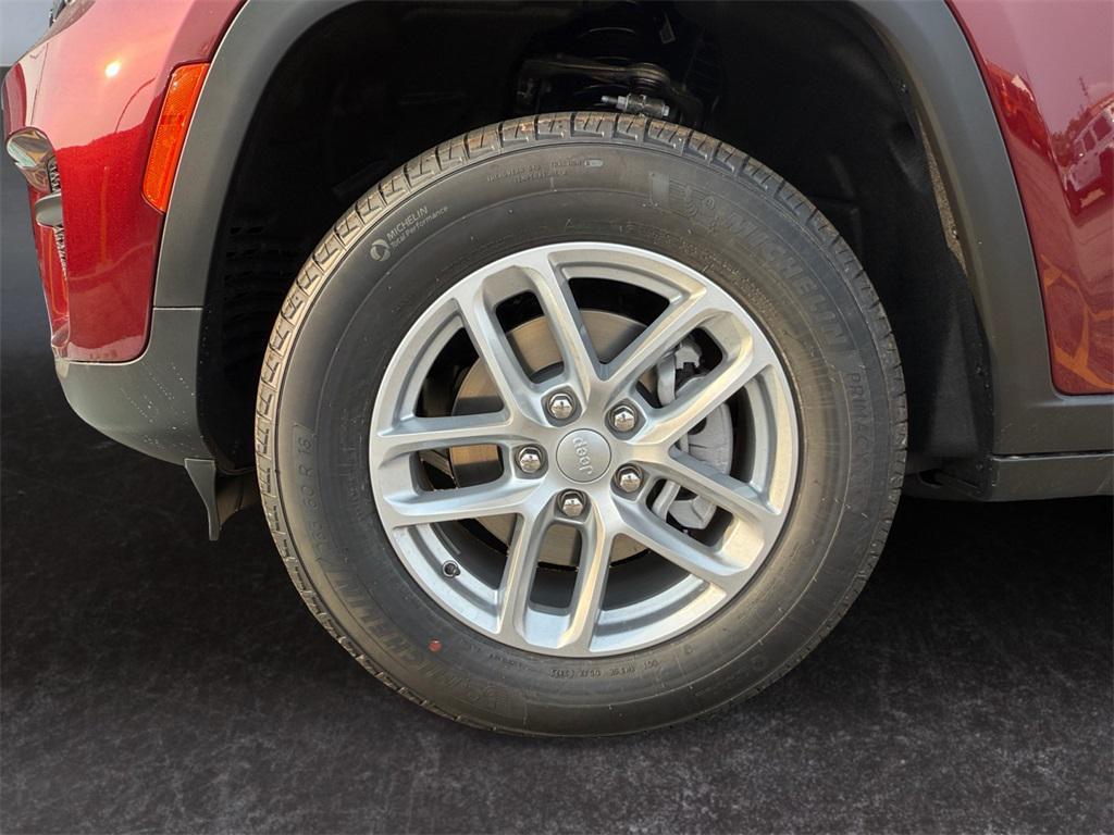 new 2025 Jeep Grand Cherokee car, priced at $38,045