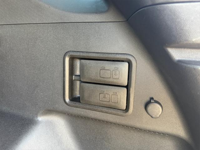 used 2022 Chevrolet Equinox car, priced at $27,998