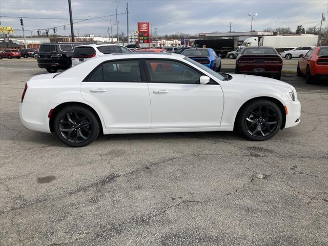 new 2023 Chrysler 300 car, priced at $39,000