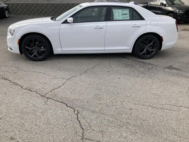 new 2023 Chrysler 300 car, priced at $39,000