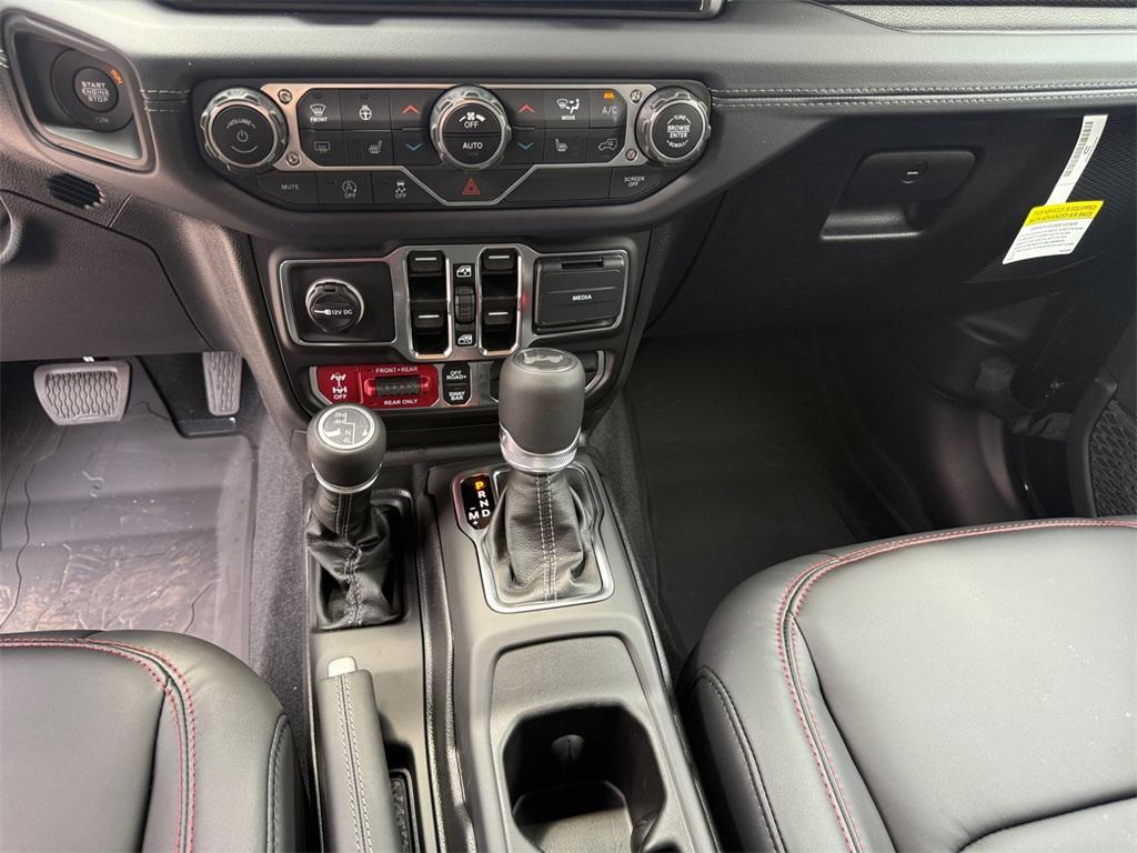 new 2025 Jeep Wrangler car, priced at $61,128