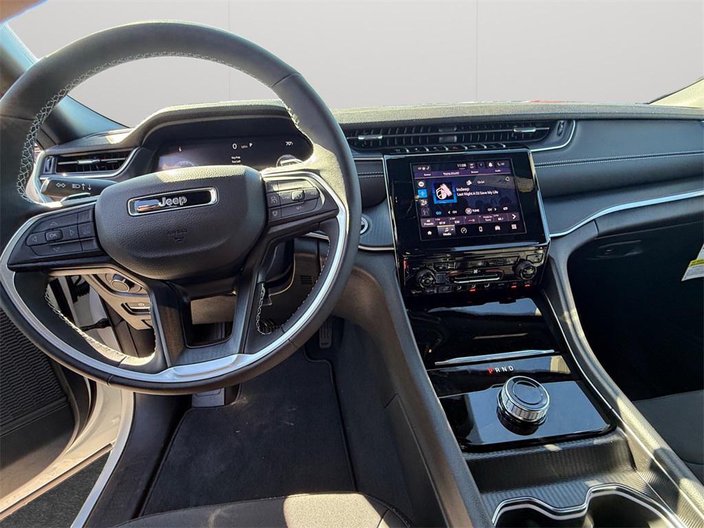 new 2025 Jeep Grand Cherokee car, priced at $35,732