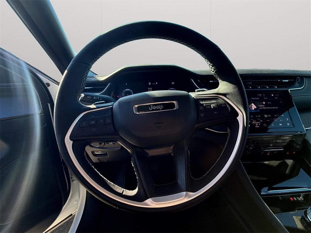 new 2025 Jeep Grand Cherokee car, priced at $35,732