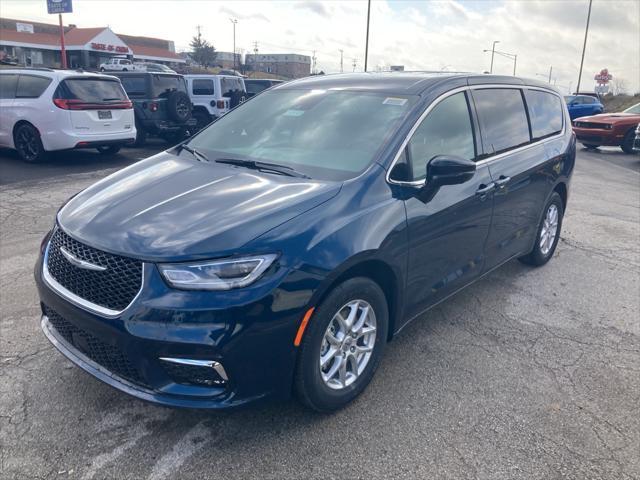 new 2025 Chrysler Pacifica car, priced at $41,971