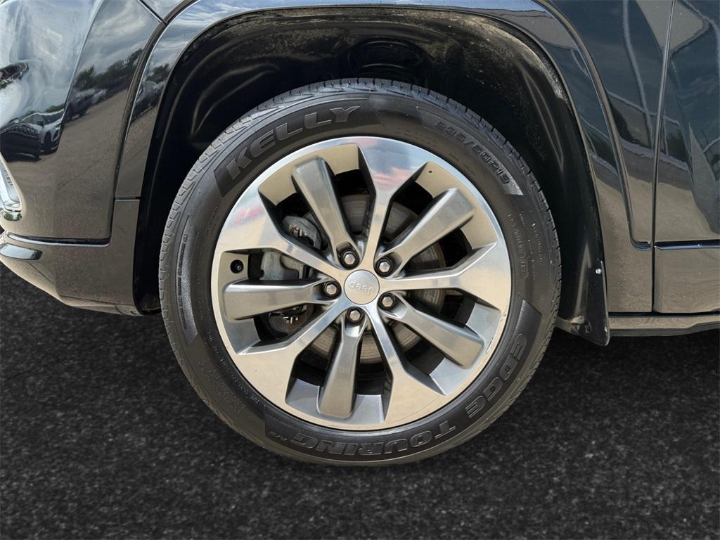 used 2019 Jeep Cherokee car, priced at $17,988