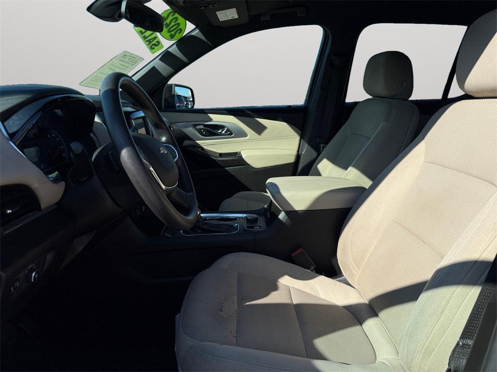 used 2022 Chevrolet Traverse car, priced at $25,488