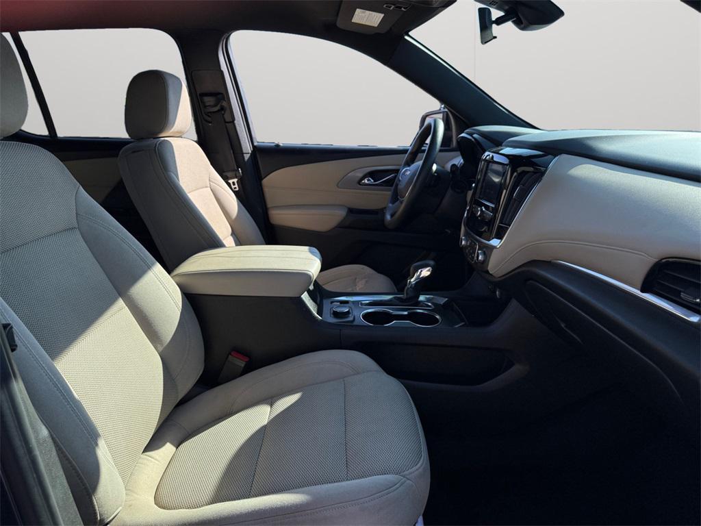 used 2022 Chevrolet Traverse car, priced at $25,488