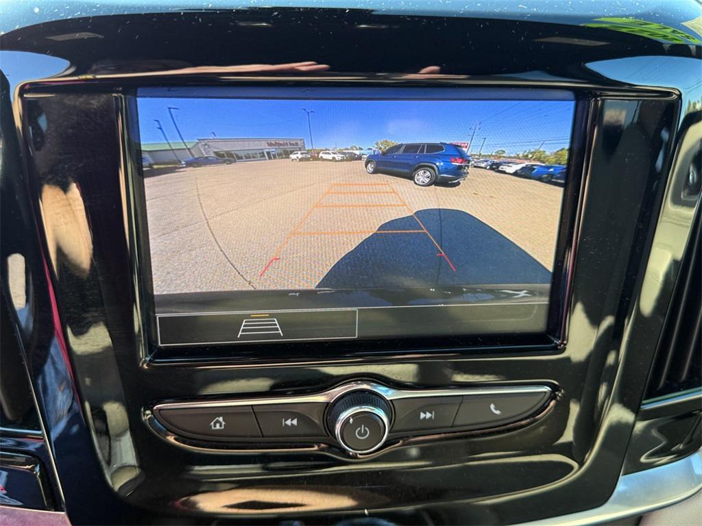 used 2022 Chevrolet Traverse car, priced at $25,488