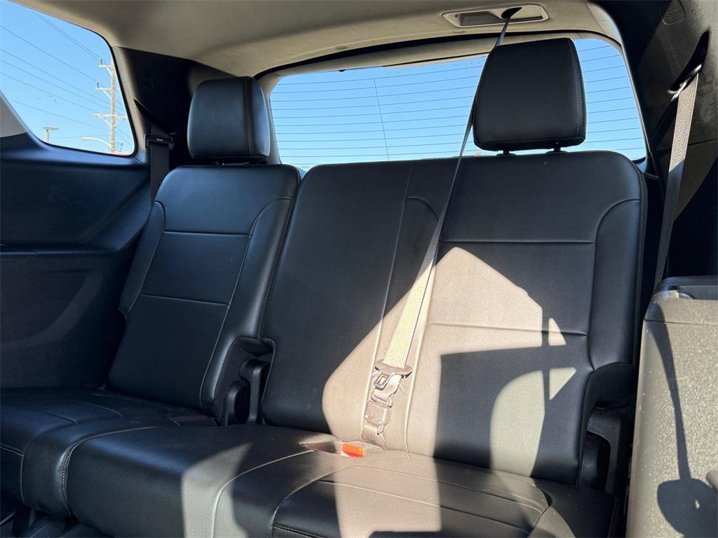 used 2020 Chevrolet Traverse car, priced at $27,988