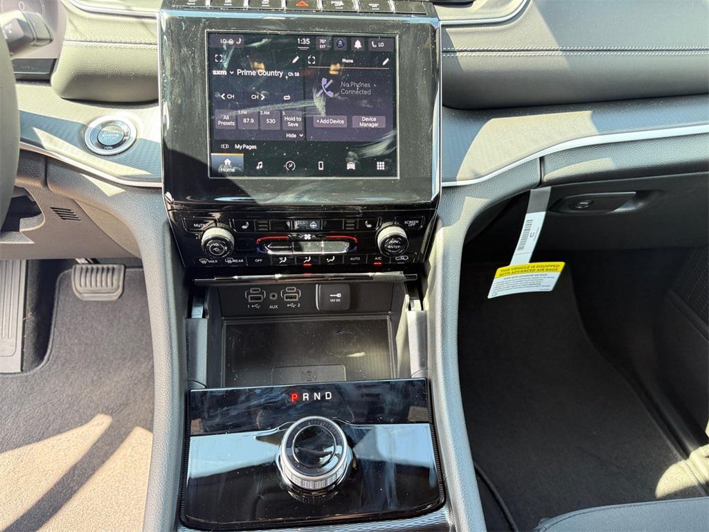 new 2025 Jeep Grand Cherokee car, priced at $38,710